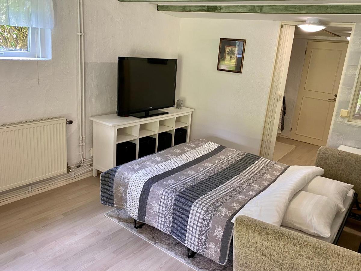Lower Floor Of 50 Sqm In Nice Villa With Parking 스톡홀름 외부 사진
