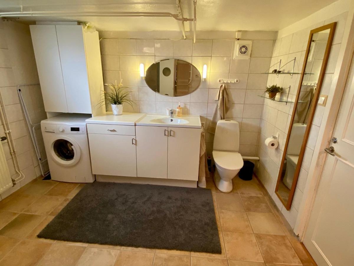 Lower Floor Of 50 Sqm In Nice Villa With Parking 스톡홀름 외부 사진